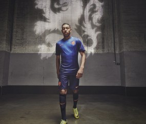 开云体育视频直播-川军鏖战圣城，范弗利特三分如雨破纪录