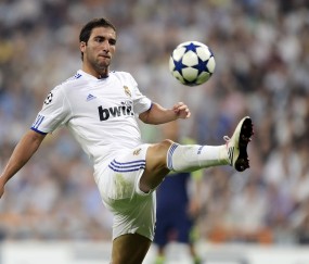 开云足球直播-绝境重生，快船抢七险胜骑士，诠释季后赛终极魅力