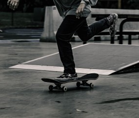 开云体育下载-绝境重生，伦纳德压力下完成爆发，快船终结雄鹿连胜神话