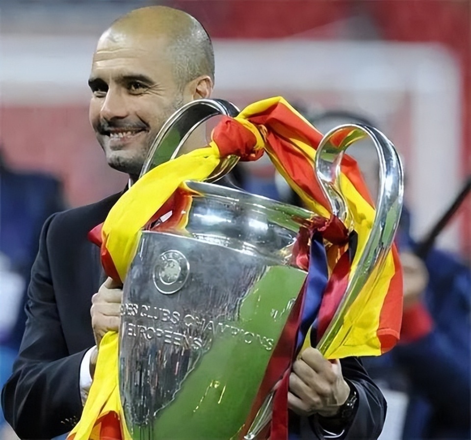 多特蒙德高居积分榜次席,欧冠名额意味近在咫尺 多特蒙德高居积分榜次席,欧冠名额意味近在咫尺