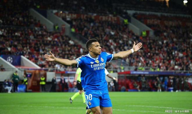 瓦伦西亚横扫比利时，姆巴佩绝境逆转