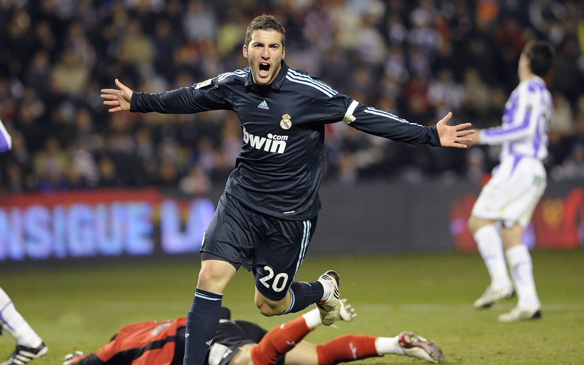 塞维利亚速胜德国，巴斯托尼如何成为关键先生